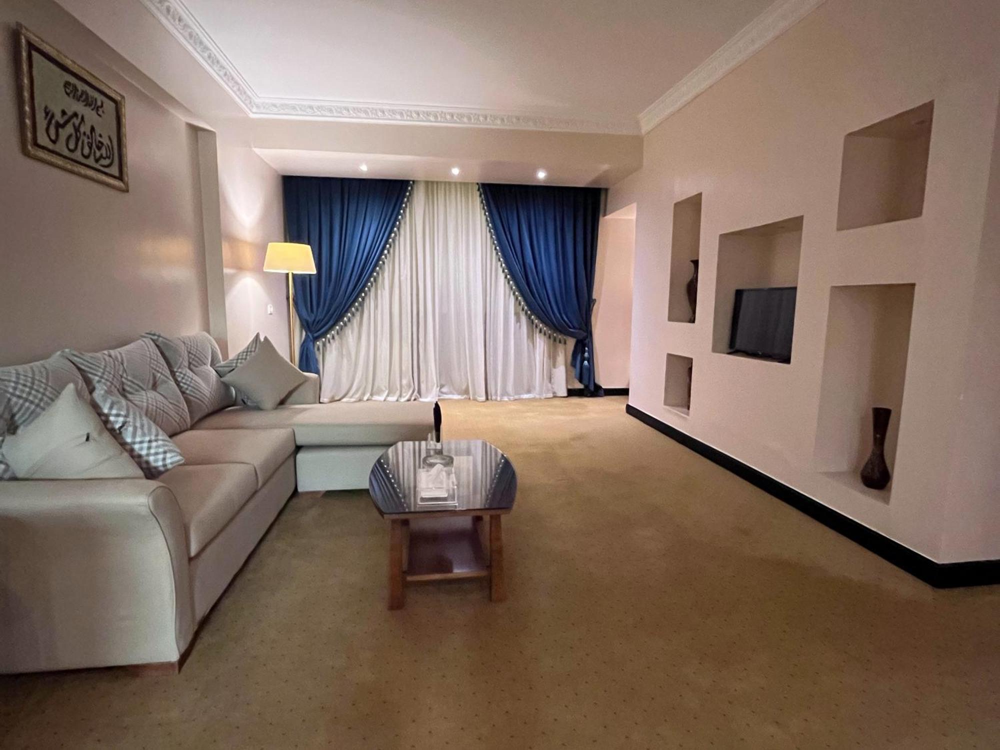 Paradise Stars Le Caire